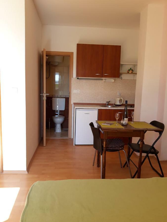 Apartmani Kljunak Затон Экстерьер фото